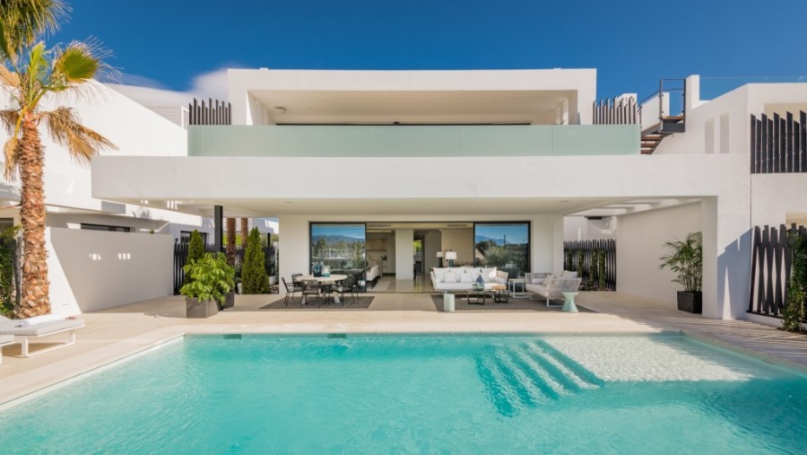 5 bed Marbella Villa for sale in Guadalmina Baja